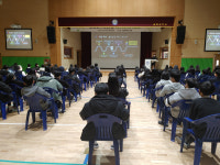 울릉중, 홍윤근 건국대 겸임교수 초청 작가와의 대화 특강 실시