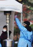 [포토] 대구지역 코로나19 확진자 145명…숨가쁜 선별진료소