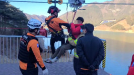영천 보현산댐 짚와이어 고장…10대 탑승객 2시간 공중 매달렸다가 구조