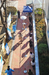 [포토] 코로나19 검사로 붐비는 대구 선별진료소