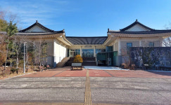 경주 동리목월문학관 시 직영 운영