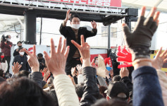 인파 몰린 윤석열 경산공설시장 유세장…윤 망가진 나라, 투표로 바꿔달라