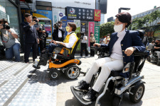 [포토] 대구시장·국회의원 후보자 장애인 체험