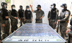 [포토] 진지를 사수하라…2년 만에 열린 50사단 예비군 훈련