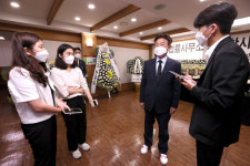 [포토] 이철우 경북도지사 대구 변호사사무실 방화사건 희생자 추모