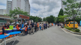 고령 다산휴먼시아 3단지 관리사무소, 어르신에 자장면 대접 호응