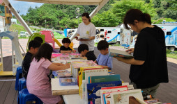 새마을문고 영천시지부, 신녕면 치산관광지 캠핑장 피서지문고 운영
