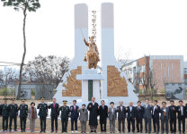 상주시 경상감영공원, 정기룡 장군 상주성 탈환 기념탑 제막