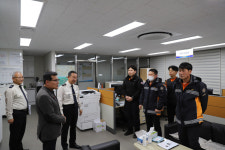 봉화 광산 생환 광부 박정하씨, 봉화소방서 방문해 감사 인사