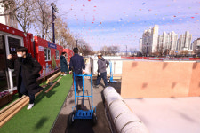 [포토] 개장 준비 중인 신천 야외 스케이트장