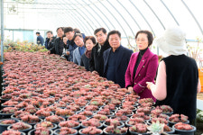 상주시의회, 새해 의정활동 시작…도담 토마토농업 단지 등 현장방문