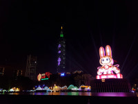 賞心悅目(샹신위에무)…낮보다 화려한 타이베이 밤