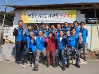 경북도청 봉사동아리 행복을 바르는 사람들, 휴일 반납하고 도배 봉사활동