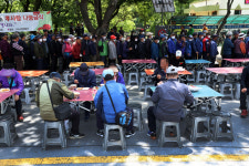 [포토] 孝 사랑 나눔 급식 어르신들 북적