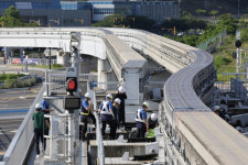 [포토] 대구도시철도 3호선 열차 운행 중단…선로전환기 장애