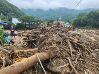 피할 엄두도 못냈다…산사태 취약지역 초토화 속수무책