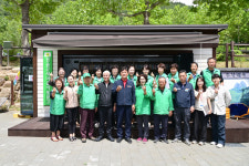 새마을문고 청송군지부, 주왕산 피서객 위한 이동문고 부스 운영