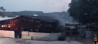 경북 봉화서 돼지농장 화재...돼지 1200마리 폐사