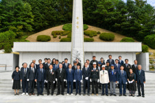 경상북도 보훈단체협의회, 영주시 충혼탑 합동 참배…숭고한 넋 기려