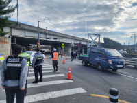 구미 시민운동장-수출탑 연결 광평고가교 균열 발생…교통 통제