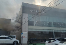 포항 장성동 자동차 영업소 화재…1시간 31분 만에 완진