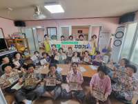 의성 비안면 마음건강 배달사업 어르신 호응…내 손으로 만든 가방, 참 좋네