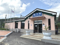 봉화 임기역, 주민 손길로 카페 변신