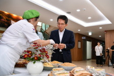 영주시, 부석태 슈퍼버거 첫선…특산 콩 산업 미래 연다