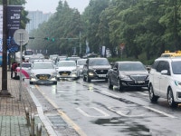 출근길 꼬리물기로 포항 지곡 일대 교통체증 악화