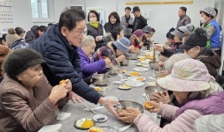 영천스타사랑봉사단, 어르신에 짜장면 한 그릇 온기