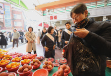 [포토] 설 준비로 북적…대구 달서구청, 월배시장 장보기 행사