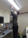 어르신 안전 지킨다…김천 봉산면, 경로당 화재감지기 배부