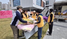 영천 완산한마음봉사회, 독거노인 이불 세탁 봉사…따뜻한 돌봄 실천