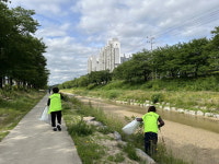 내 동네는 내가 가꾼다…영주 휴천1동 주민들, 원당천 산책로 가꾸기 나서