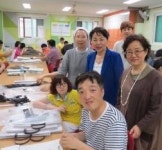 성동구약사회, 성모보호작업장에 성금 전달