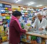 양덕숙 후보, KT 화재로 불편겪는 약국 위로 방문