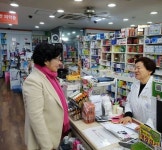 양덕숙 후보, 심야약국 방문해 약사 격려
