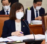 [2022년 국정감사] 질병청장, ‘바이오주 거래’ 끝까지 공개 거부…민주 “무능하거나 숨기는 것”