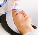 이제는 실내도 노마스크 시대…피부미용 의료기기 뜬다