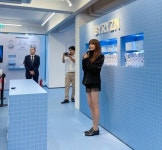 휴젤 ‘바이리즌 스킨부스터 HA’ 팝업, 이틀간 1300명 다녀가...이나영 팬사인회도 개최