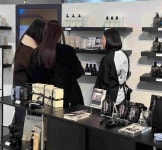 일월스토어일월분식AK플라자 | 몽클로스, AK플라자 홍대서 팝업스토어 운영