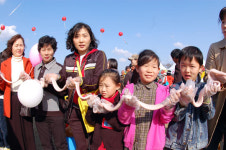 ‘새콤 달콤’ 싱그런 딸기 따먹고