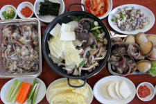 ‘회타령’-제철 자연산 해산물 엄선… 입안에 바다를 담는다