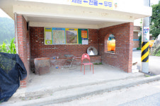 금산 시내버스 승강장 관리 소홀