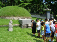 충무공 이순신 장군 묘소 참배