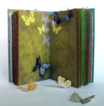 책갈피서 날아오르는 ‘나비의 꿈’