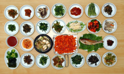 [먹을거리]산채더덕정식 ‘산내음’ 물씬