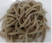 여름 대표음식 메밀국수 원래 유백색