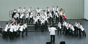 통통튀는 재즈리듬과 ‘천사들의 합창’