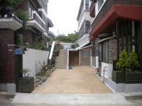 주택 담장 허물고 주차장 만들어요